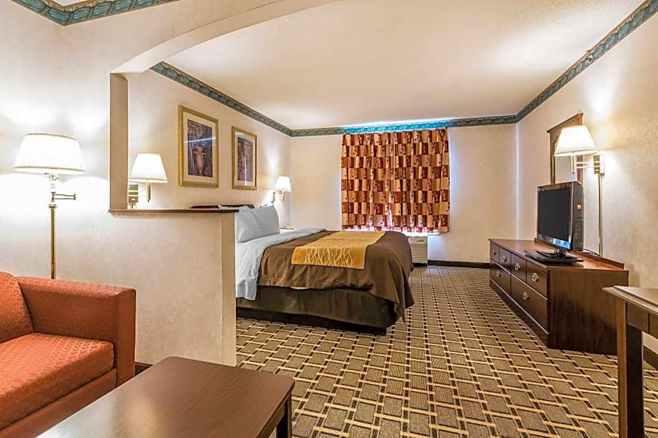 Quality Inn & Suites Evansville North