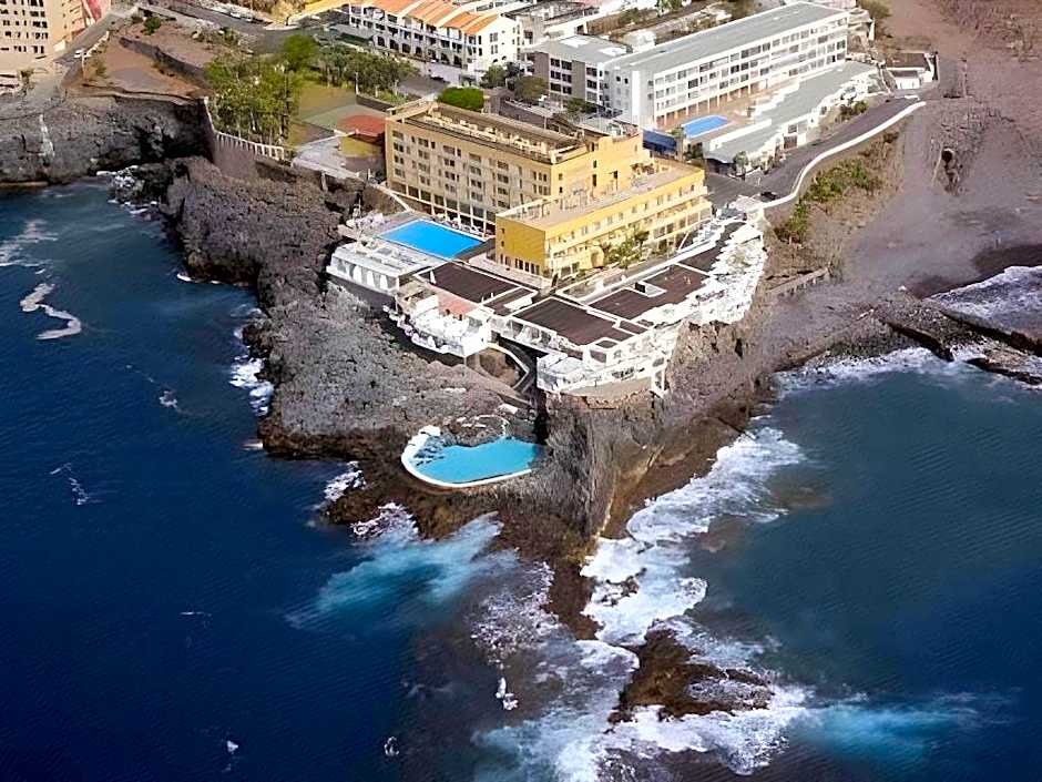 Atlantic Holiday Hotel