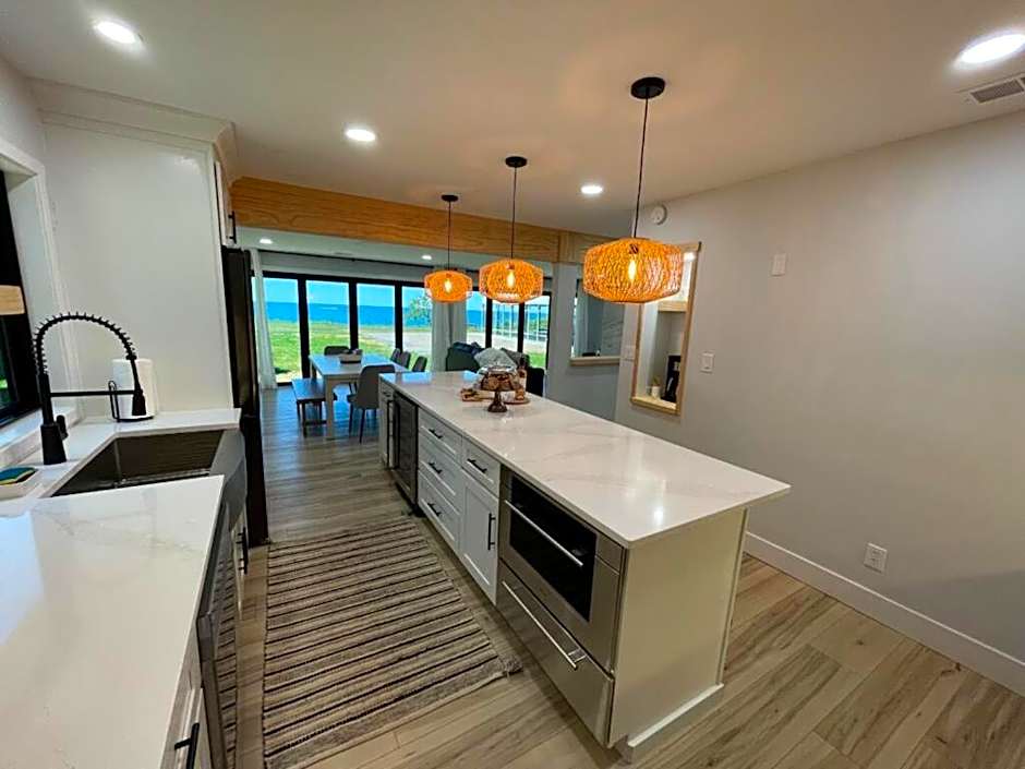 Lake Bluff Inn and Suites