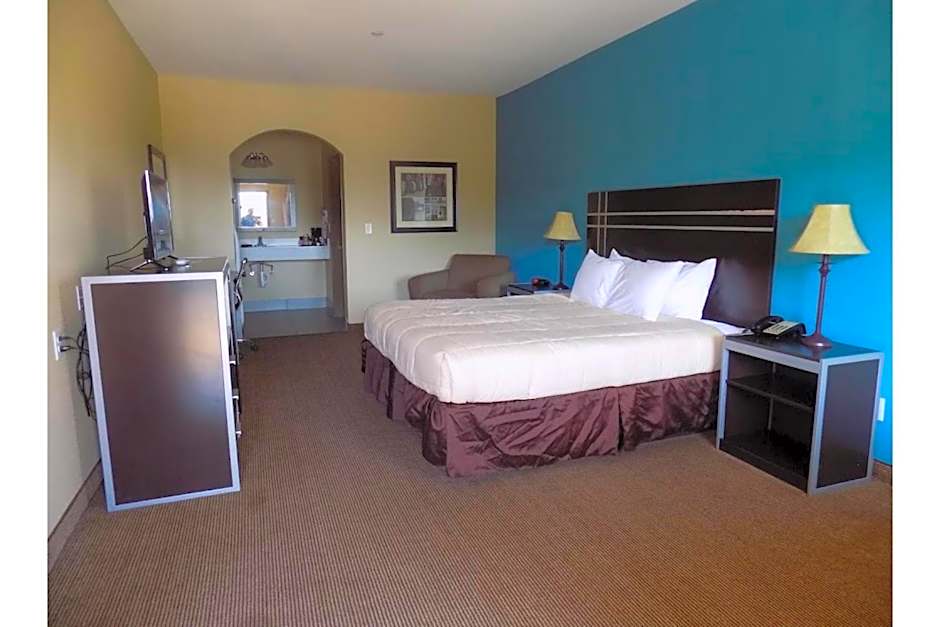 Moulton Inn & Suites By OYO