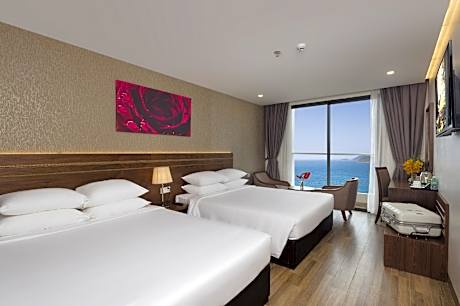 Executive Sea View Double or Twin Room with Balcony