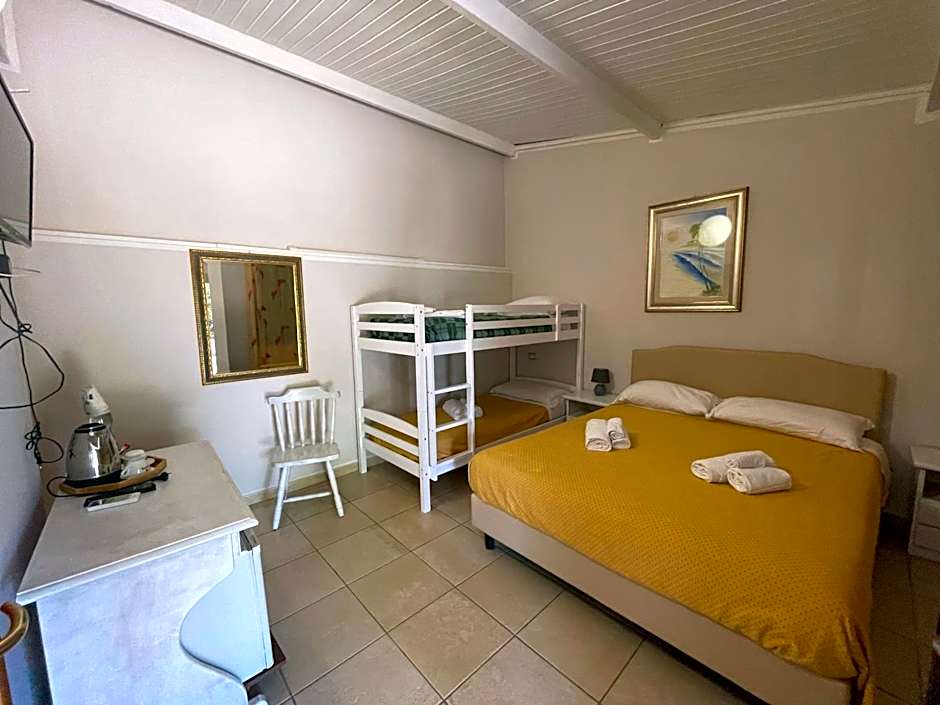 Hotel Villaggio Ristorante Pizzeria Museo TANIT