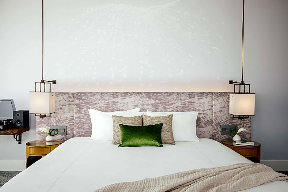 Dream Hollywood by Hyatt