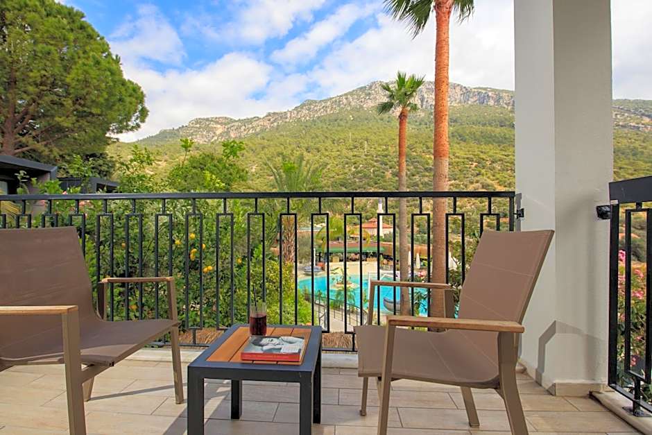 Morina Deluxe Hotel
