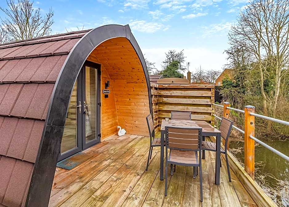 Peacock Lake Glamping