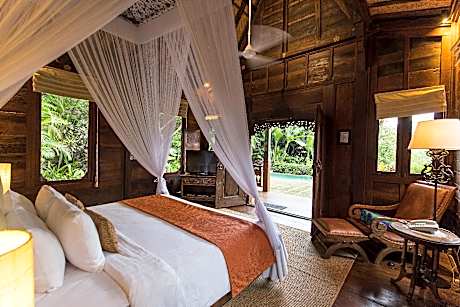 Exclusive Traditional Pool Villa