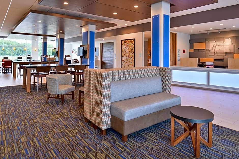 Holiday Inn Express & Suites Omaha Airport By IHG