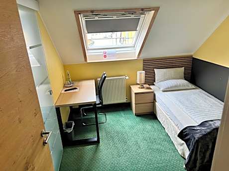Economy Single Room