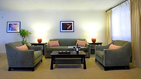 Three Queen Suite