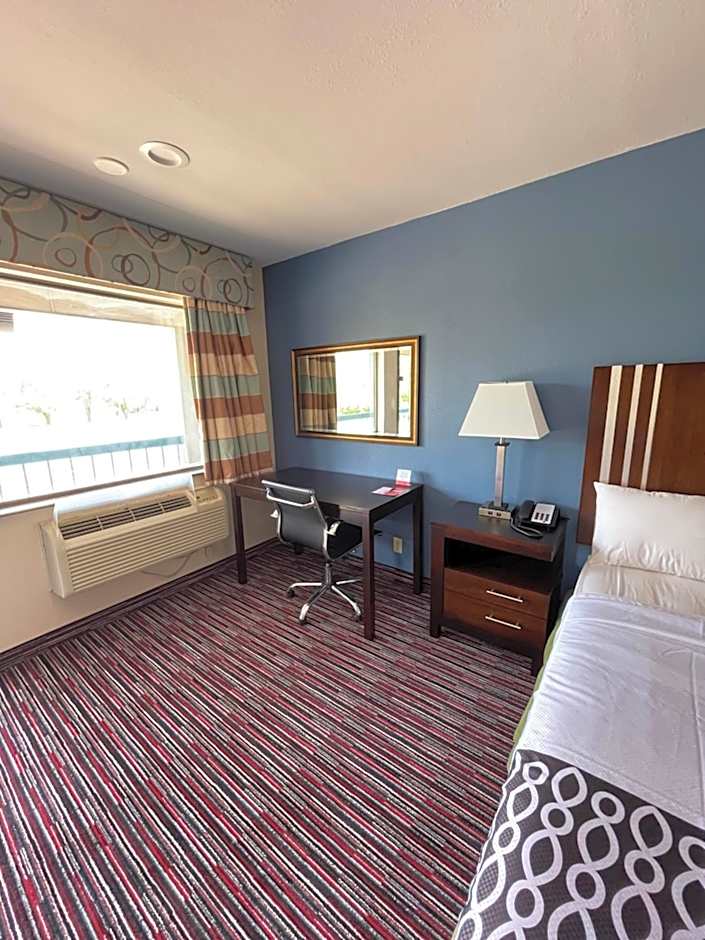 Econo Lodge Inn & Suites Enid South