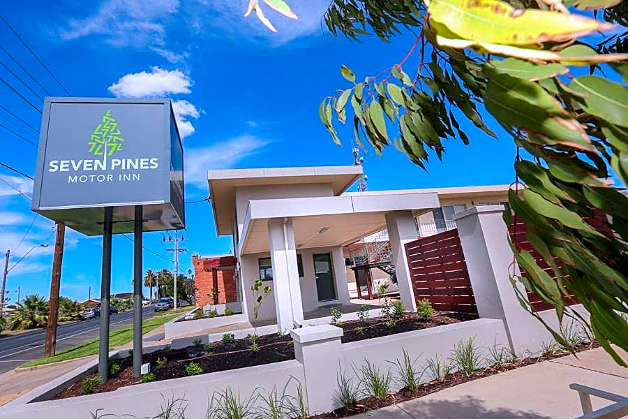 Seven Pines Motor Inn