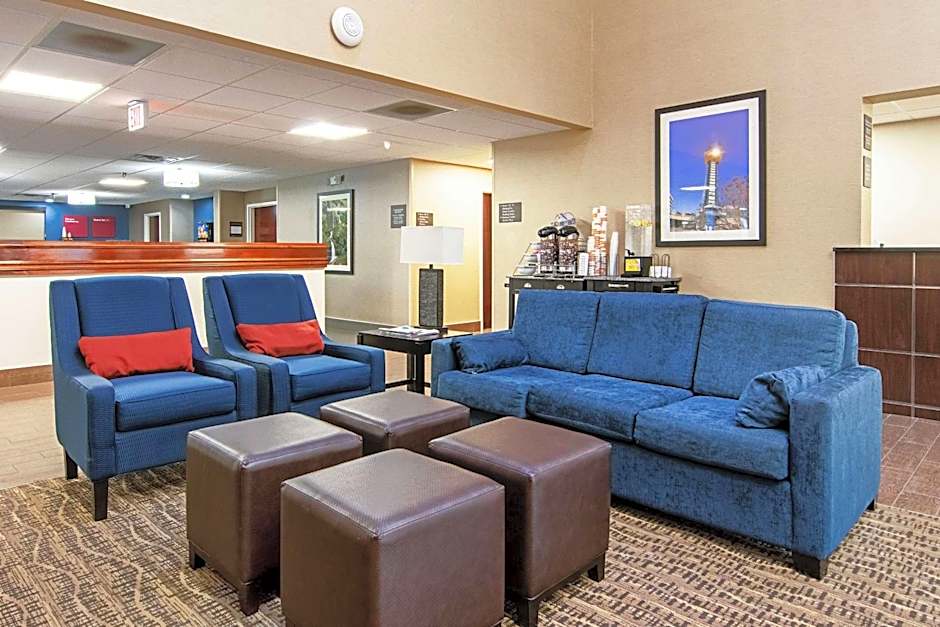 Comfort Suites Knoxville Airport