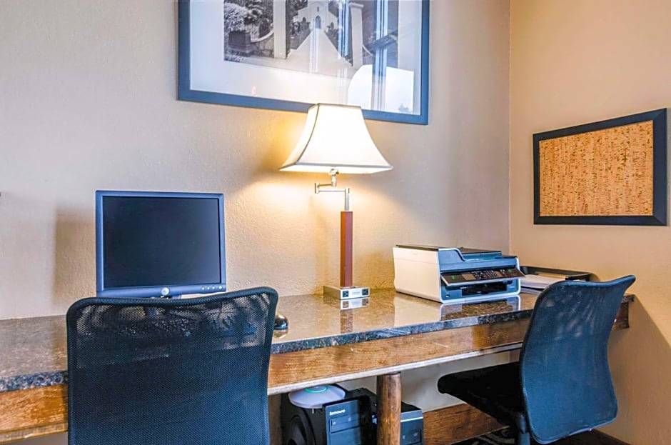 Quality Inn & Suites Carthage