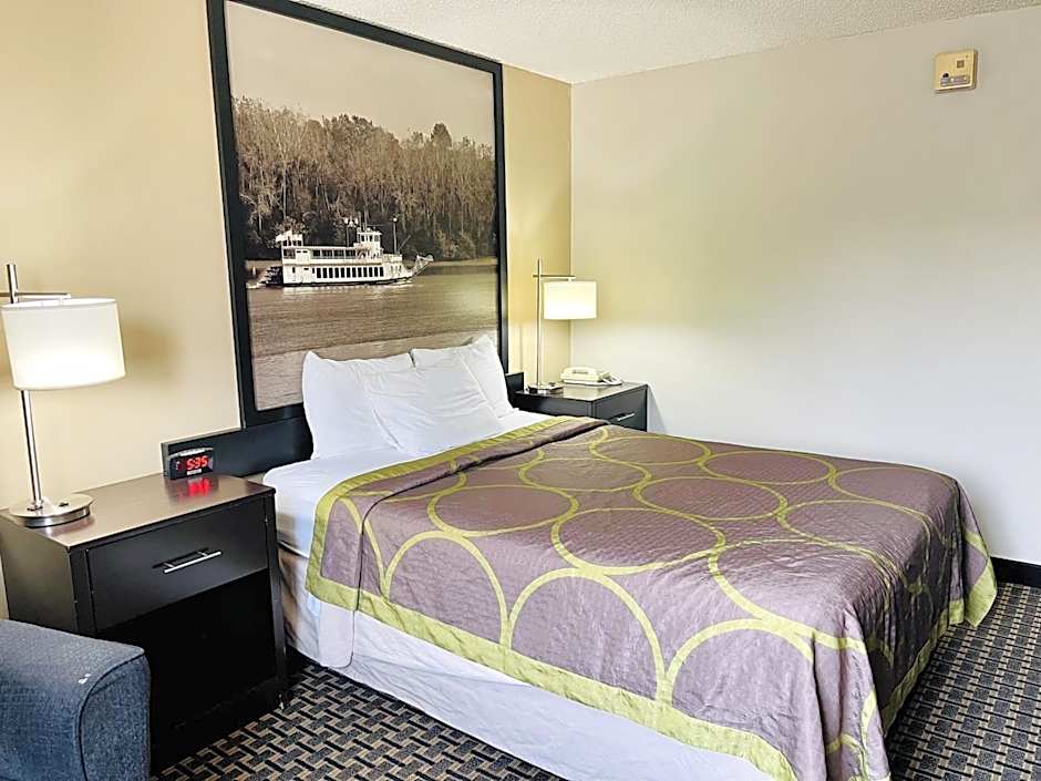 Super 8 by Wyndham Clear Lake
