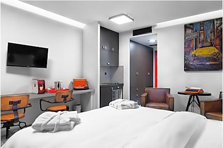 Deluxe Double Room with City View