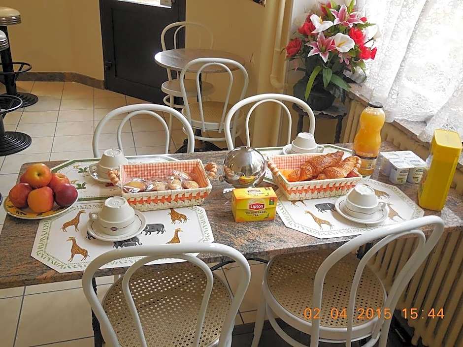 Hotel le Petit Chateau (ex hotel des amis)