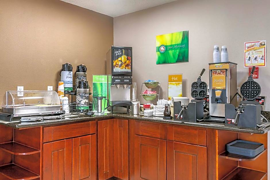 Rodeway Inn & Suites Ontario