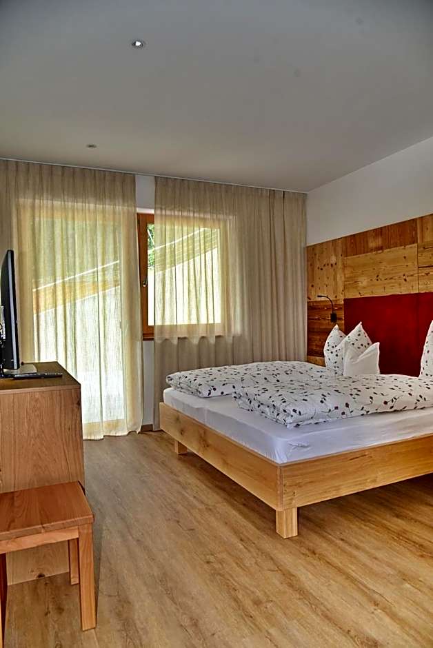 Photo 1 of 9 of Deluxe Apartment