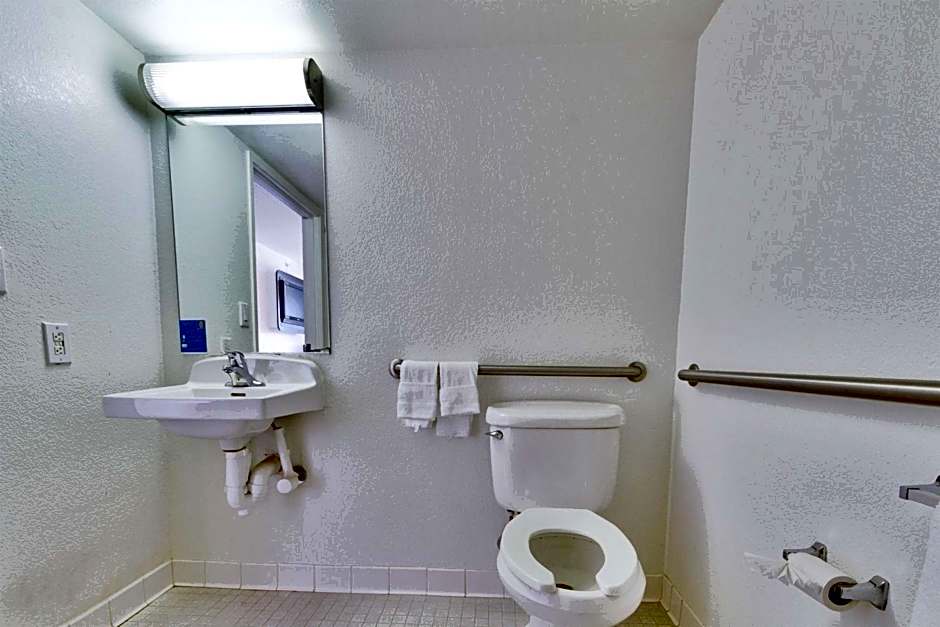 Motel 6 Dallas - Lewisville