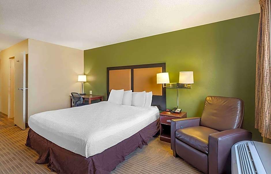 Extended Stay America Suites - Chicago - Woodfield Mall