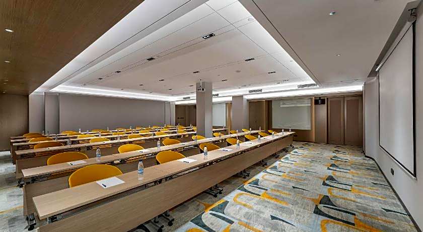 Holiday Inn Express Dandong City Center By IHG