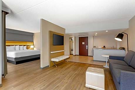 King Suite - Disability Access/Non Smoking