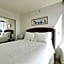 Luxary Condo Downtown Vancouver with free parking