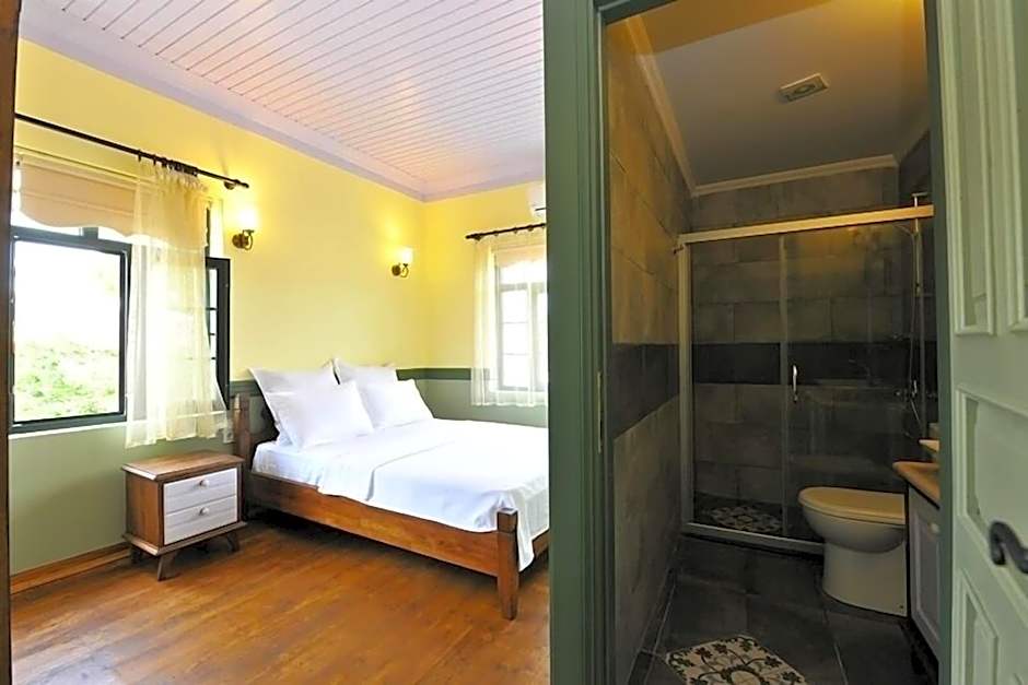 Petrino Gokceada Hotel Kitchen