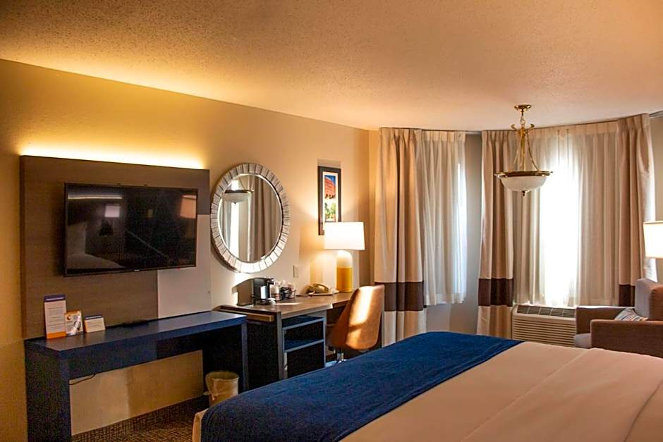 Comfort Inn & Suites Geneva- West Chicago