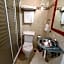 Queens Leriotis Hotel