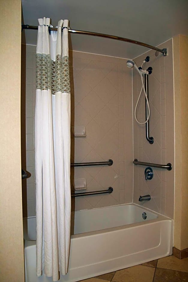 HAMPTON INN & SUITES BY HILTON NASHVILLE-SMYRNA