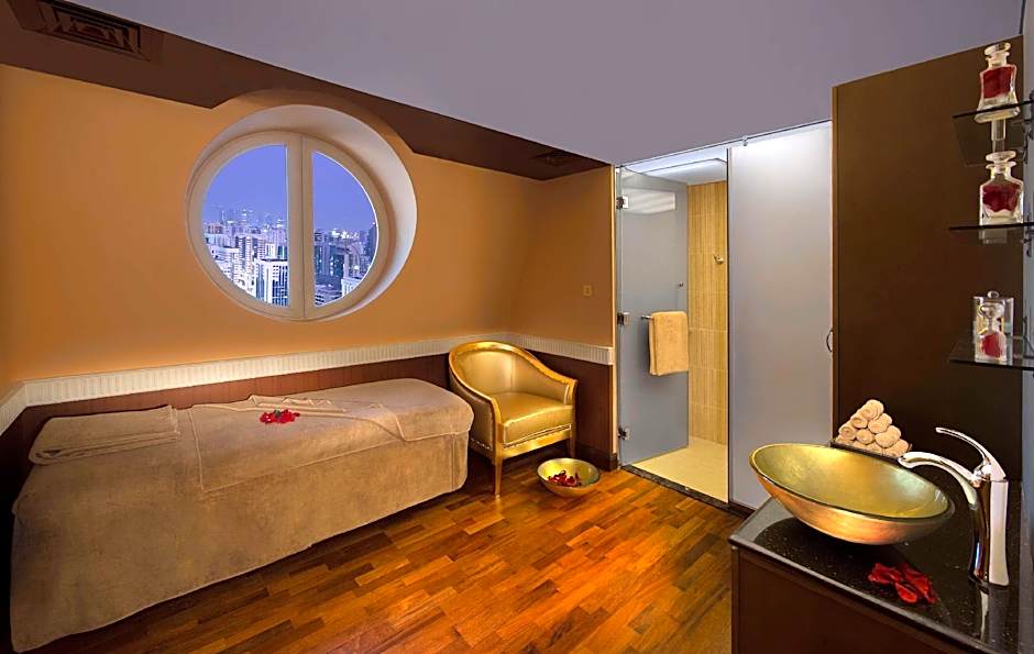 Royal Rose Abu Dhabi, a Curio Collection by Hilton Affiliated Hotel