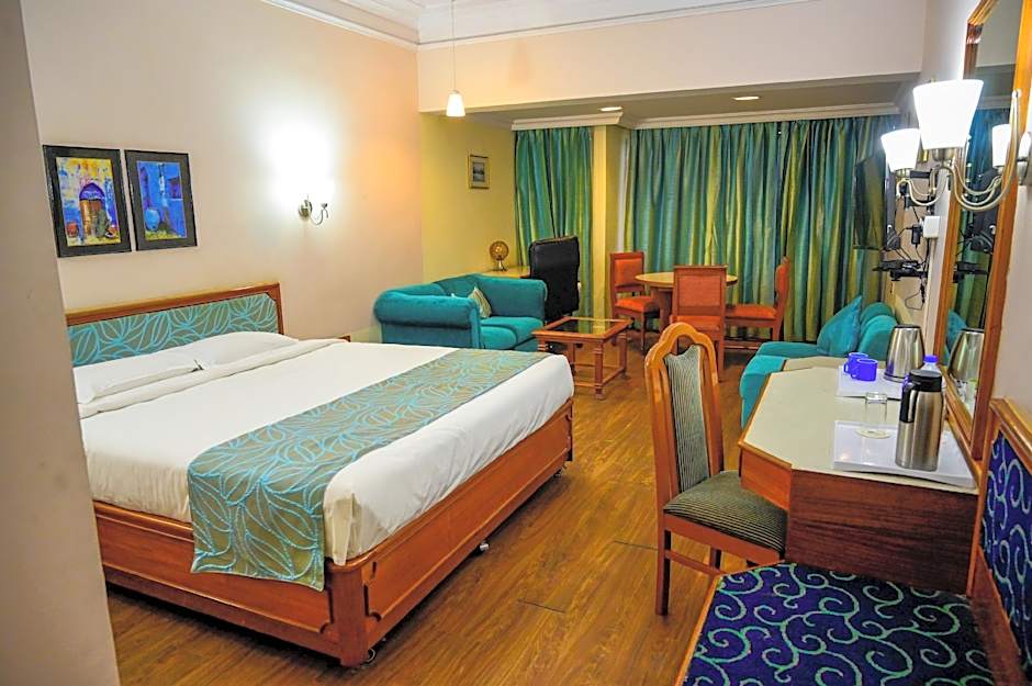 i-ROOMZ Maya's Kings Kourt