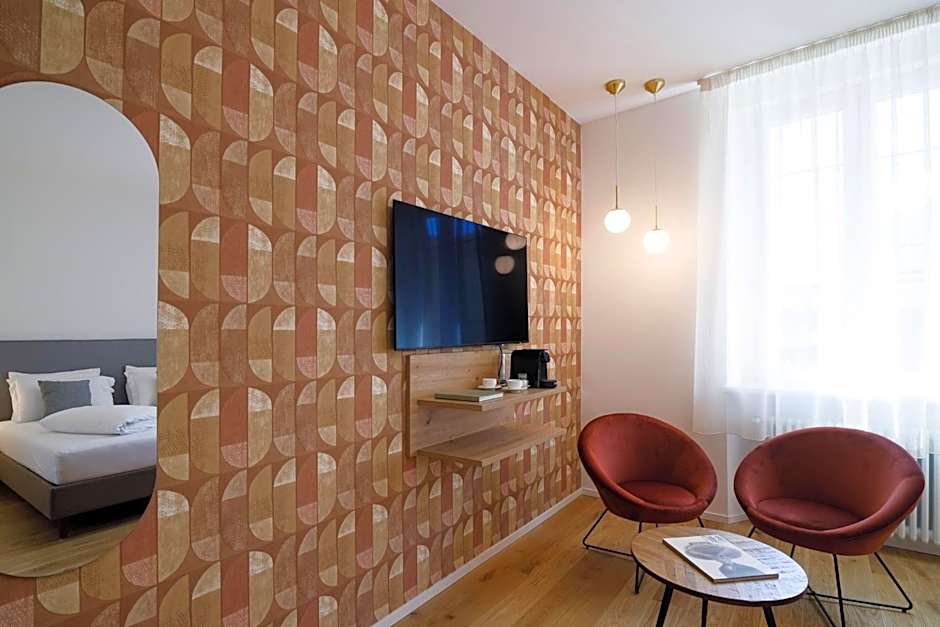 ELECTRIC Rooms & Suites