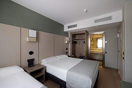 Triple Room (3 Adults)