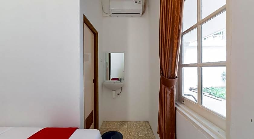 RedDoorz @ Kemang Dalam