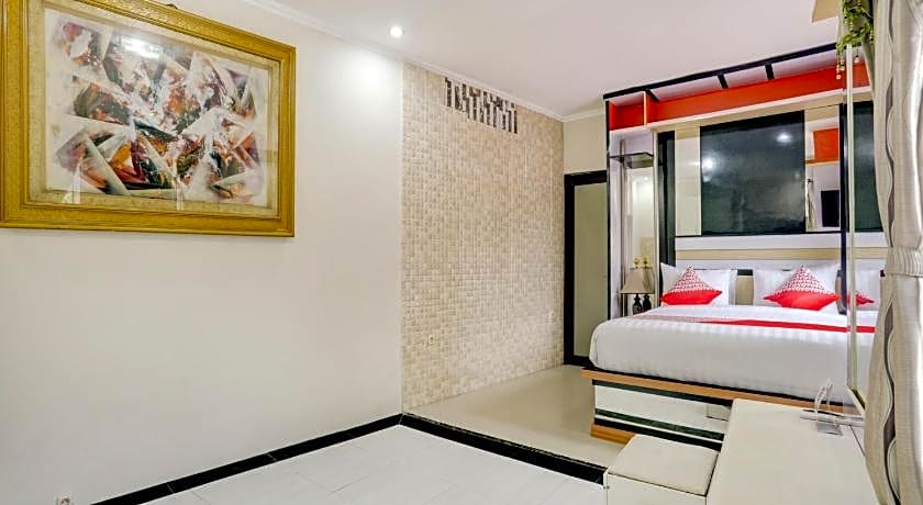 OYO 90131 Liberty Guest House