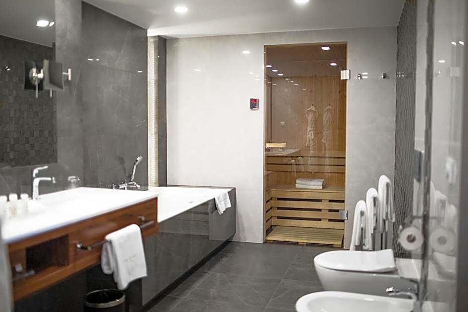 Heron Live Hotel Marina & SPA