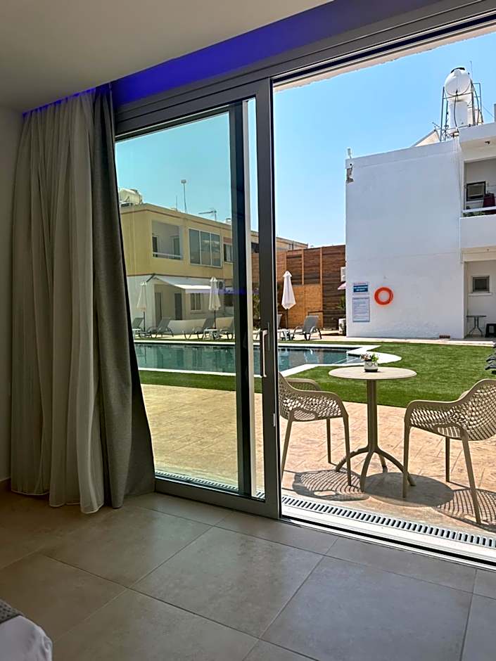 Sun Plaza Suites - Adults Only