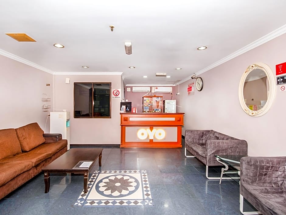 OYO 472 Comfort Hotel 1