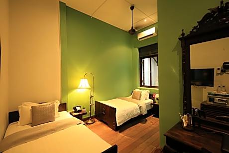 Xiang Lu - Twin Room (without View)