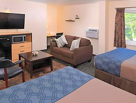 2 Queen Beds, Suite, Nonsmoking