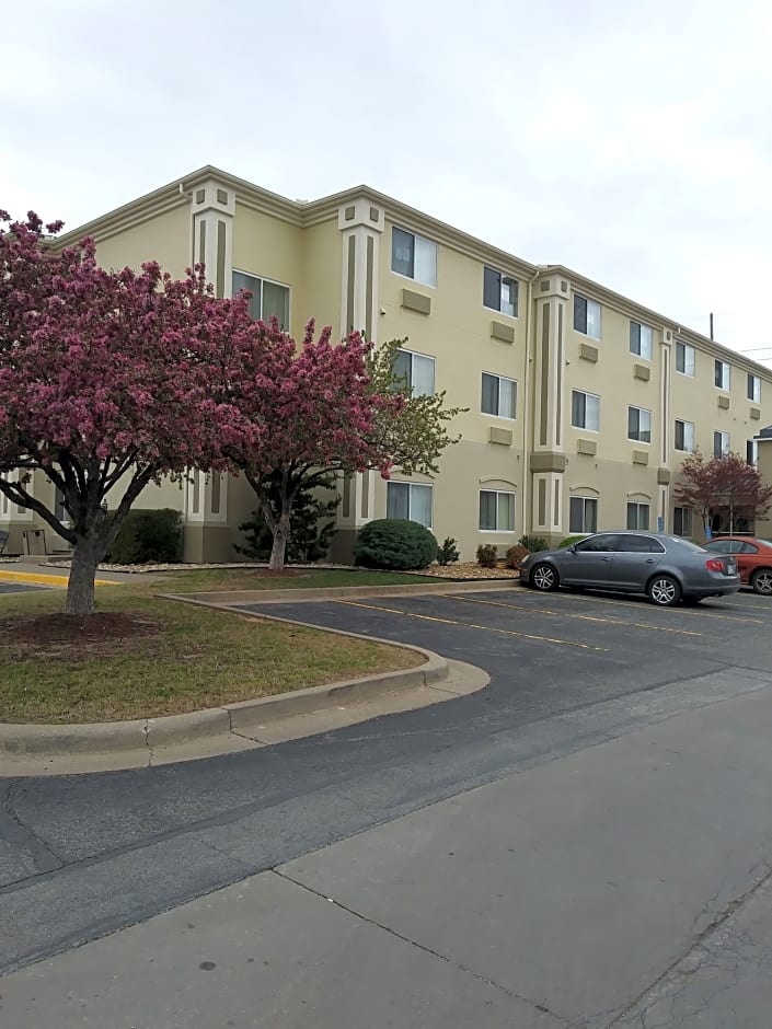 Comfort Inn South Tulsa - Woodland Hills