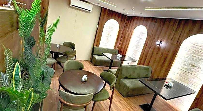 King Suites Hotel