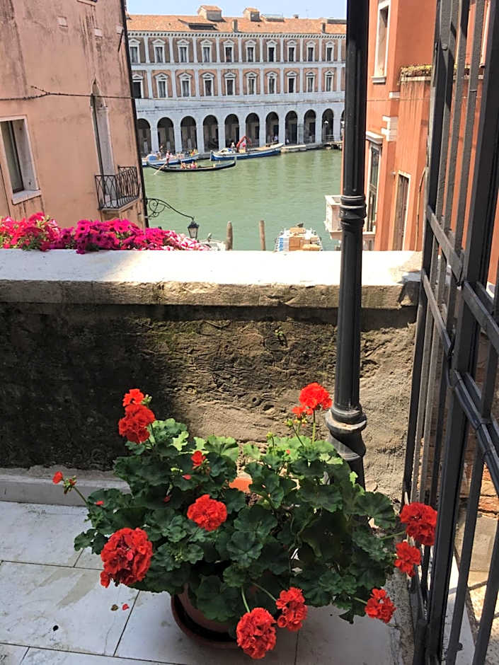 Palazzo Lion Morosini - Check in presso Locanda Ai Santi Apostoli