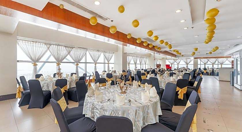 Crown Regency Hotel & Towers
