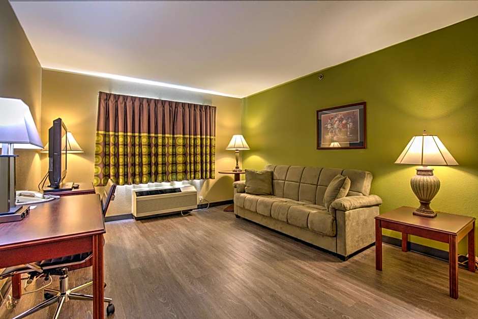 Super 8 by Wyndham Waterloo