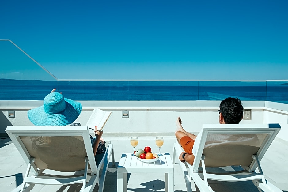 Romana Beach Apartments