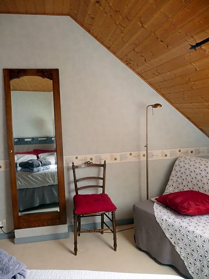 À la MAISON JAUNE
