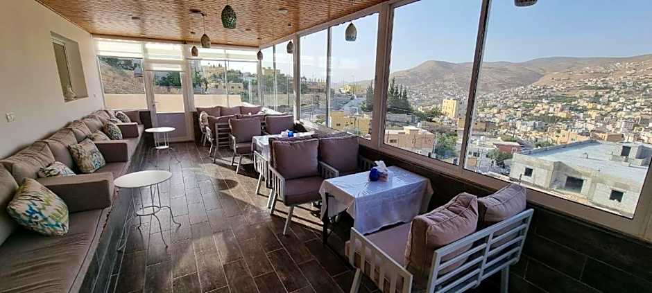 Beit Alshabaan Inn